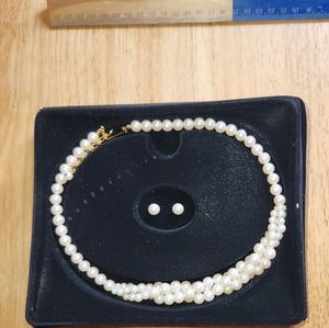 1993 Vintage Avon PORTRAITS OF LOVE Pearl Necklace & Pierced Earrings Giftset
